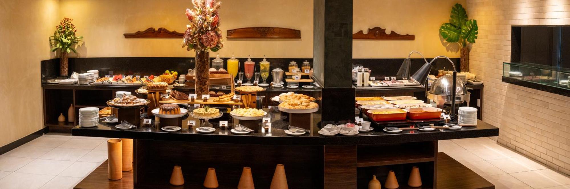 Hotel Luzeiros Recife Luaran gambar A dessert buffet