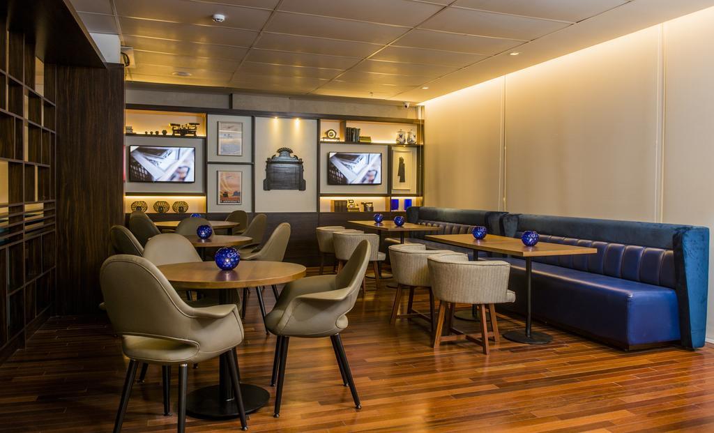 Hotel Luzeiros Recife Luaran gambar The lounge at Tan Son Nhat International Airport